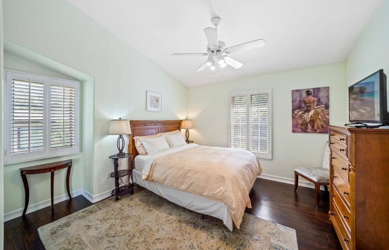 Hollywood Hills Homestay ロサンゼルス エクステリア 写真