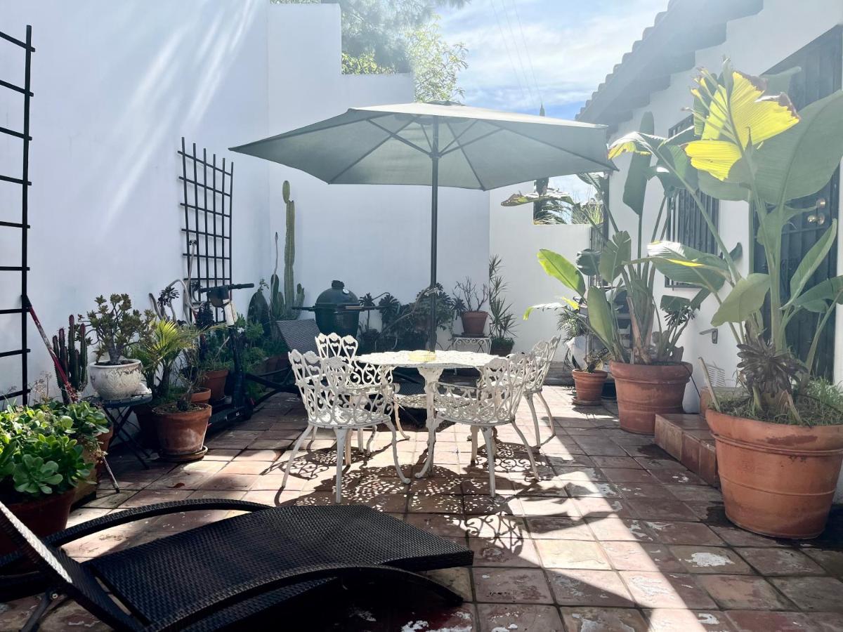 Hollywood Hills Homestay ロサンゼルス エクステリア 写真